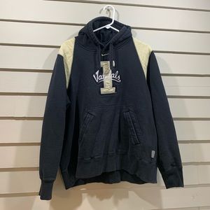 University of Idaho Vandals Nike Sweatshirt. Center Check. Center Swoosh.